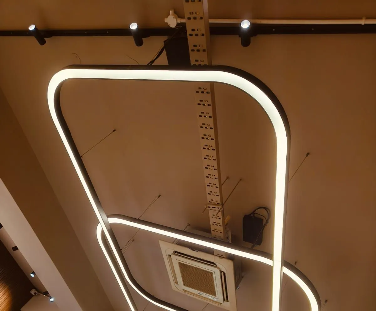 Interlocking rounded-rectangle profiles
